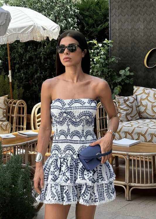 Santorini – Mouwloze zomerjurk met  borduurwerk en gelaagde rok