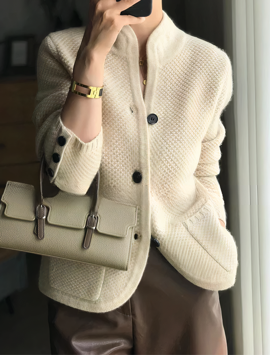 Isabelle – kasjmier cardigan vest met knoopsluiting en fijne breistructuur