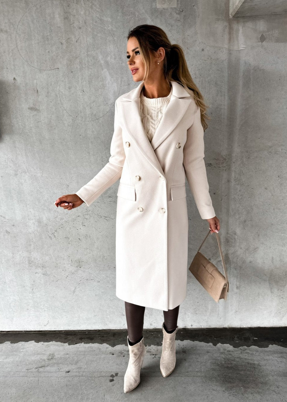 Camille – wollen trenchcoat met afneembare bontkraag en tailleceintuur