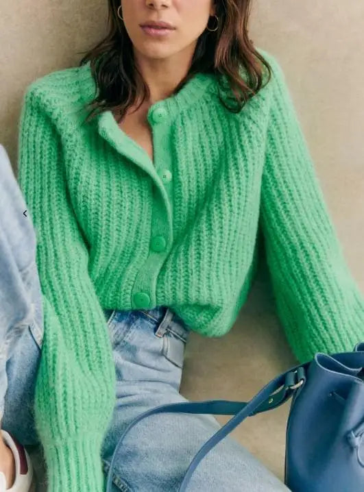 Emma – fijngebreid cardigan vest met ronde hals en knoopsluiting