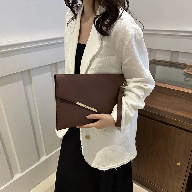 Elin – Luxe Pu-lederen Wristlet Met Minimalistisch Design