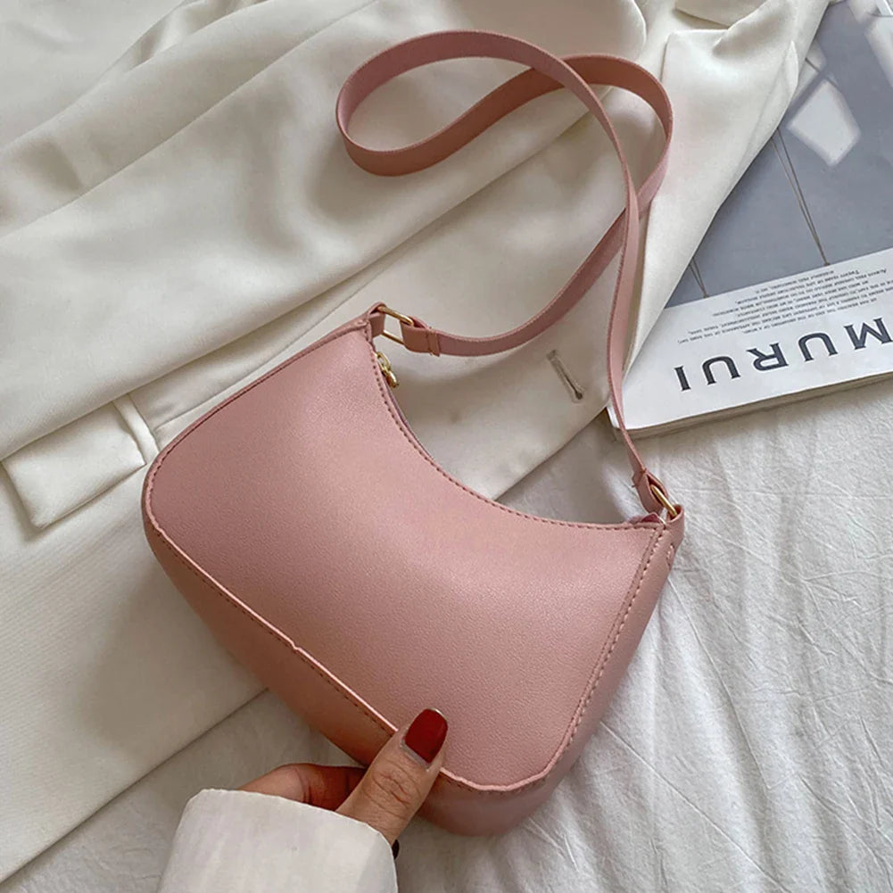 Romy – Zwarte Pu Schoudertas Met Retro Silhouet En Korte Riem