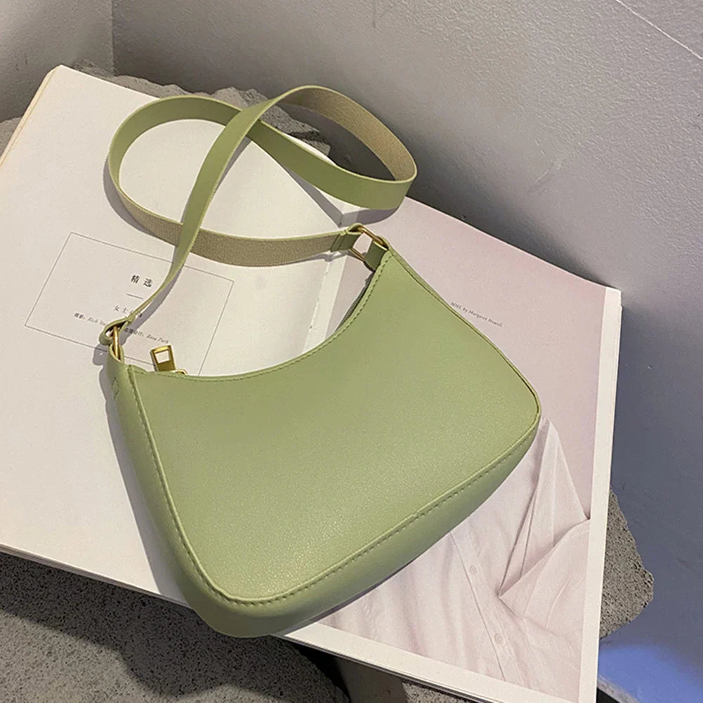 Romy – Zwarte Pu Schoudertas Met Retro Silhouet En Korte Riem