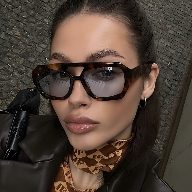 Nina – Oversized zonnebril met vierkant frame en UV-filter