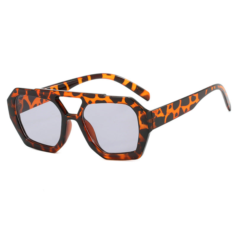 Nina – Oversized zonnebril met vierkant frame en UV-filter
