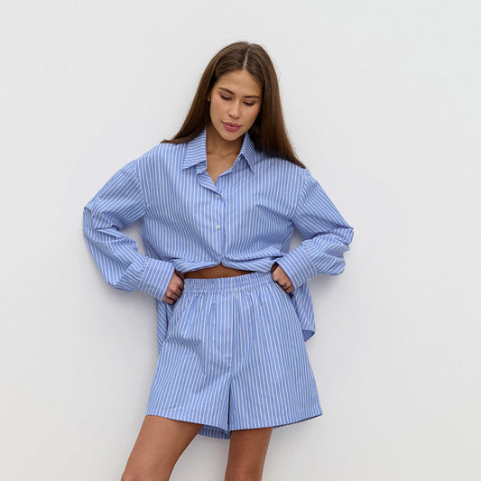Mila – Gestreepte dames set met oversized blouse en shorts