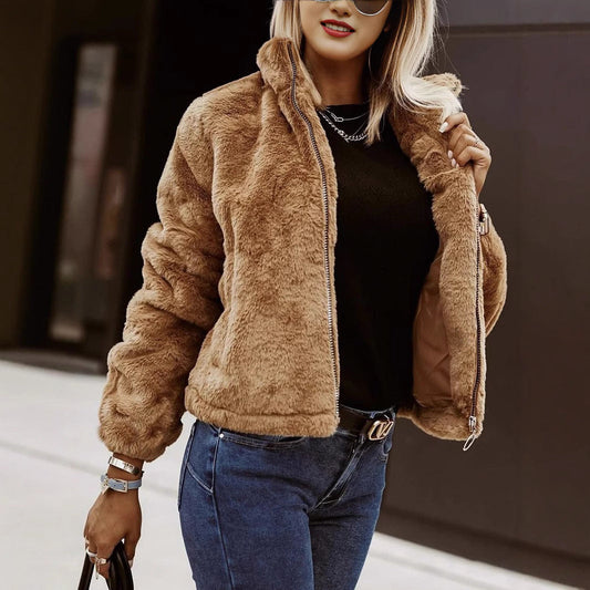 Camille – oversized jas van imitatiebont met hoge kraag en ritssluiting