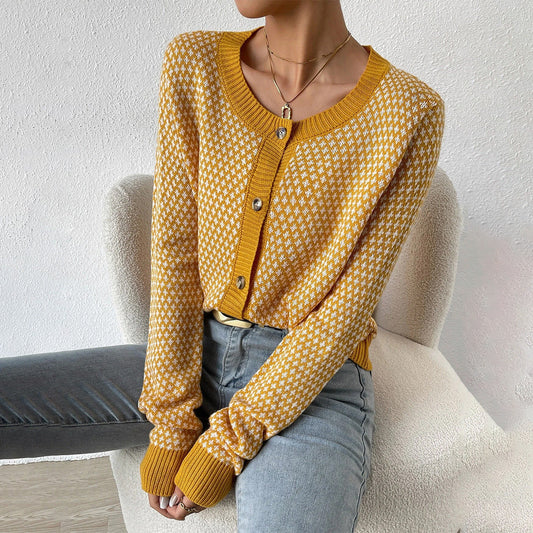 Noor – gebreide cardigan-vest met geometrisch patroon en knoopsluiting