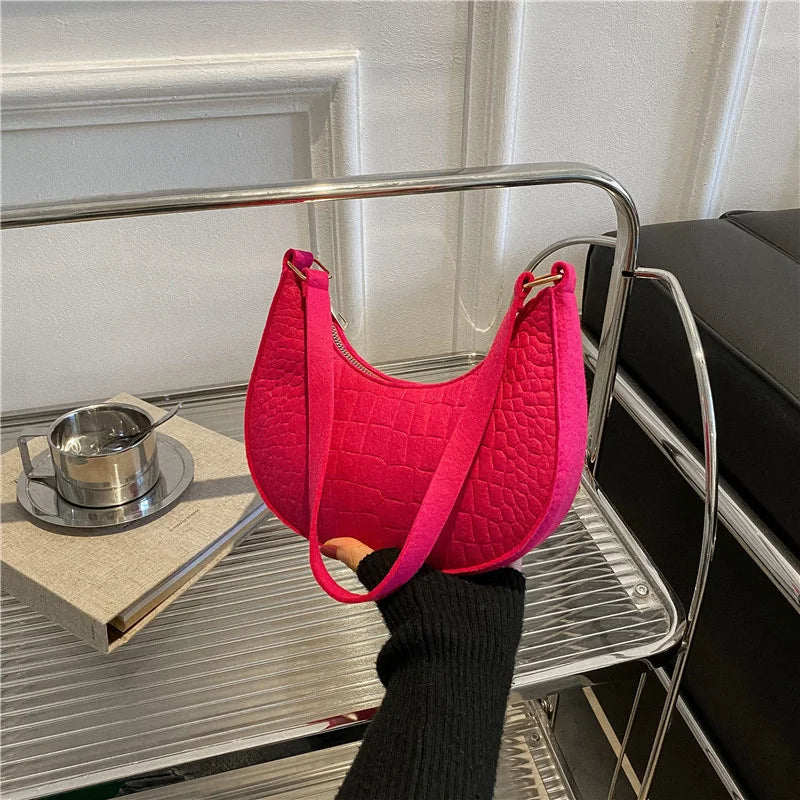Naomi –  messenger schoudertas met verstelbare riem en klepsluiting