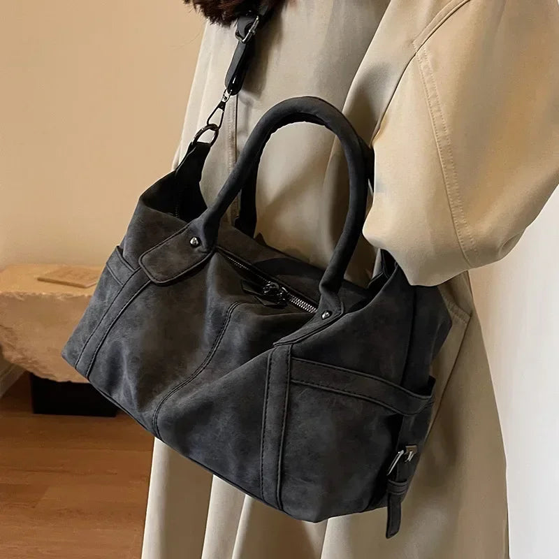 Elin – ruime retro schoudertas van pu-leer met crossbodyband
