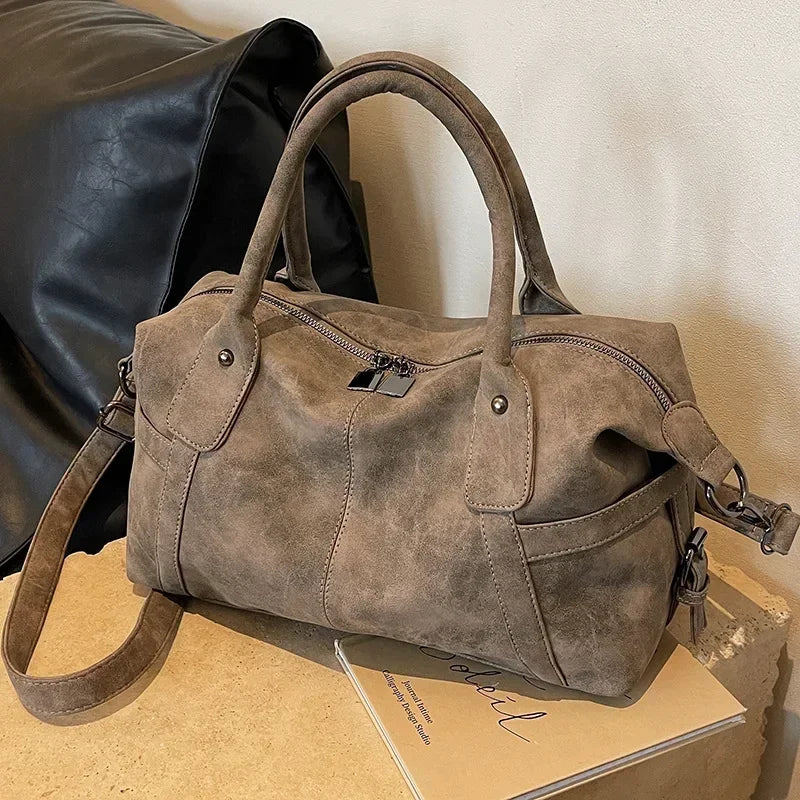 Elin – ruime retro schoudertas van pu-leer met crossbodyband