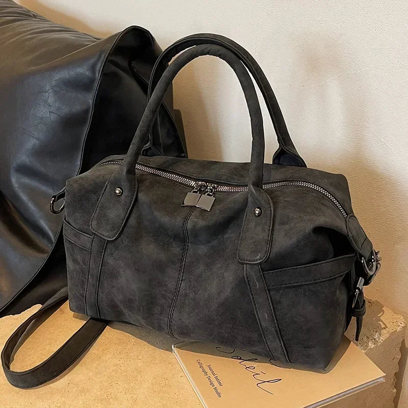 Elin – ruime retro schoudertas van pu-leer met crossbodyband
