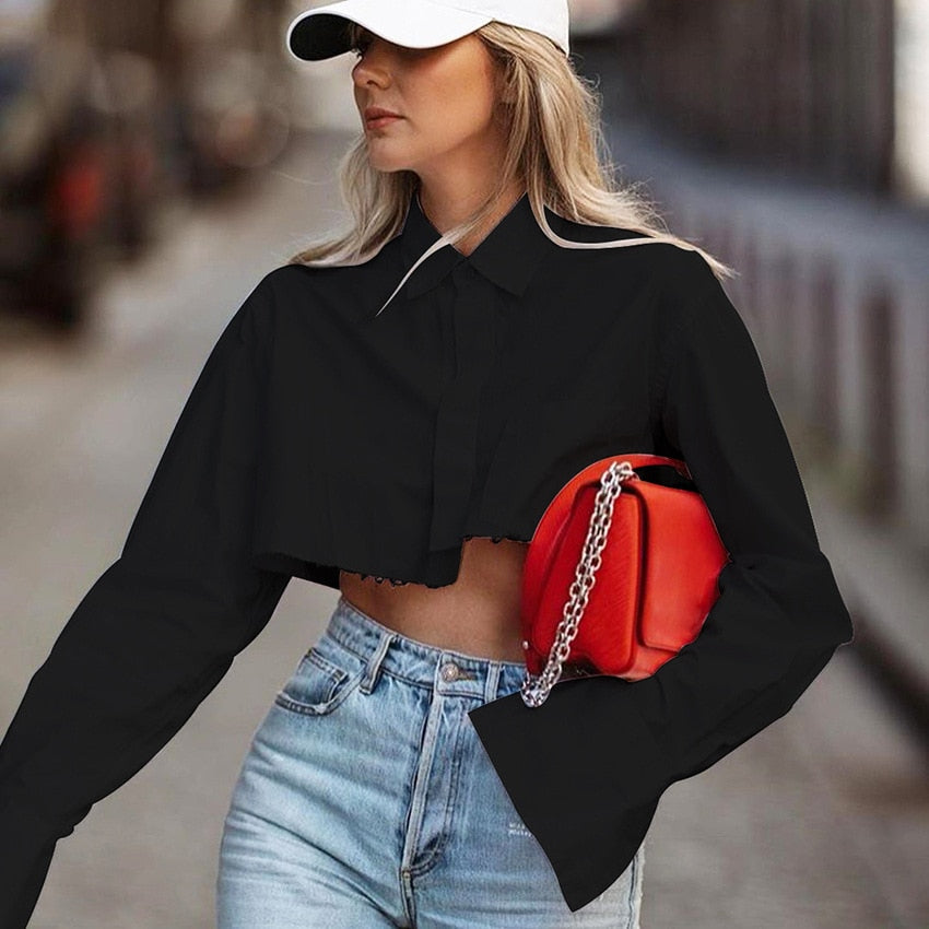 Cleo – Cropped blouse met kraag en knoopjes