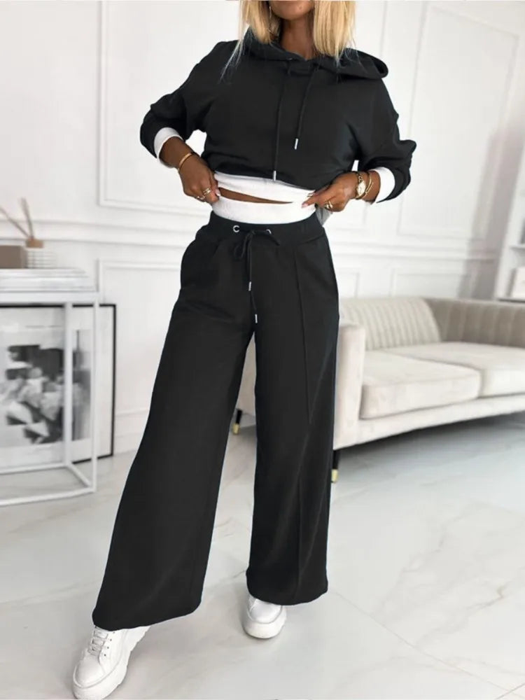 Dina – dames vrijetijdspak van zachte stof met wrap-crop hoodie en wijde broek