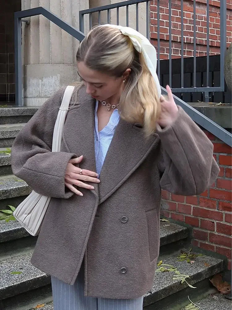 Cambridge – oversized wolmix jas met double-breasted sluiting en brede kraag