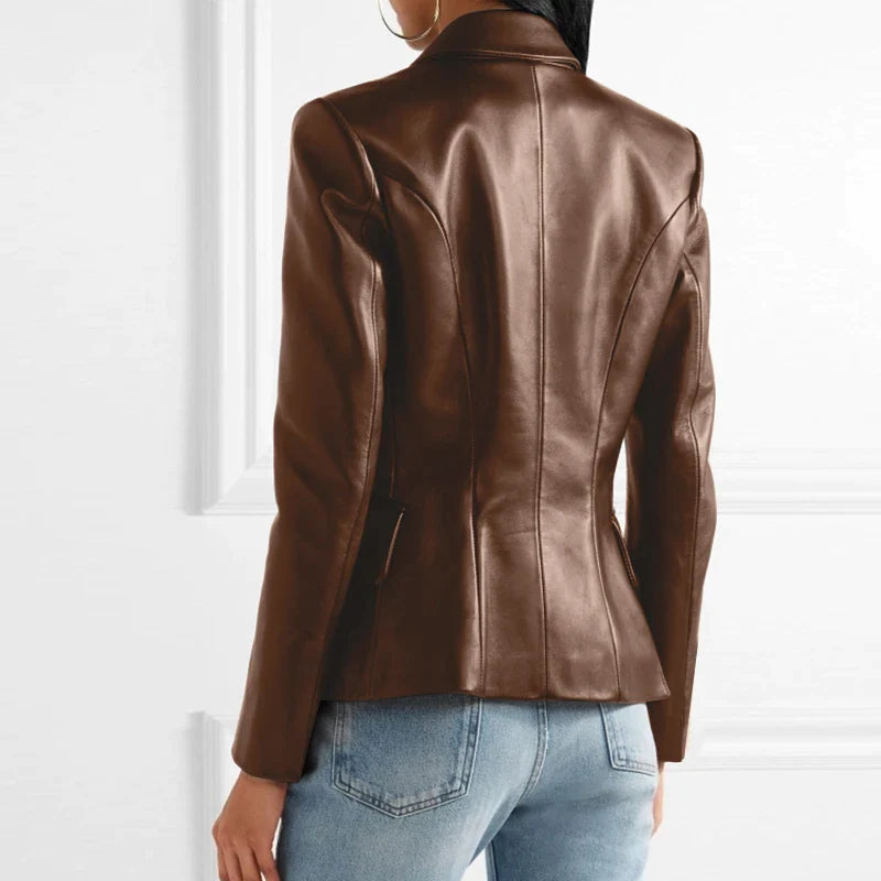 Claire – Leren Blazer Met Knopen En Klassieke Reverskraag