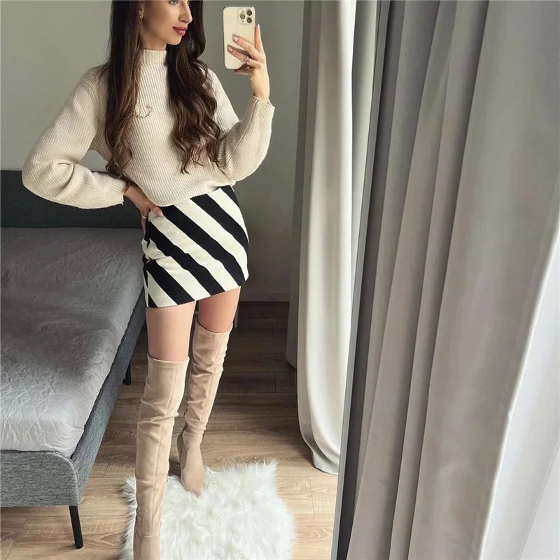 Laura- Zomer Set met Cropped Top en Mini-Rok in Zwart-Wit