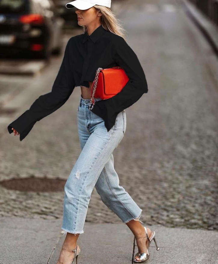Cleo – Cropped blouse met kraag en knoopjes
