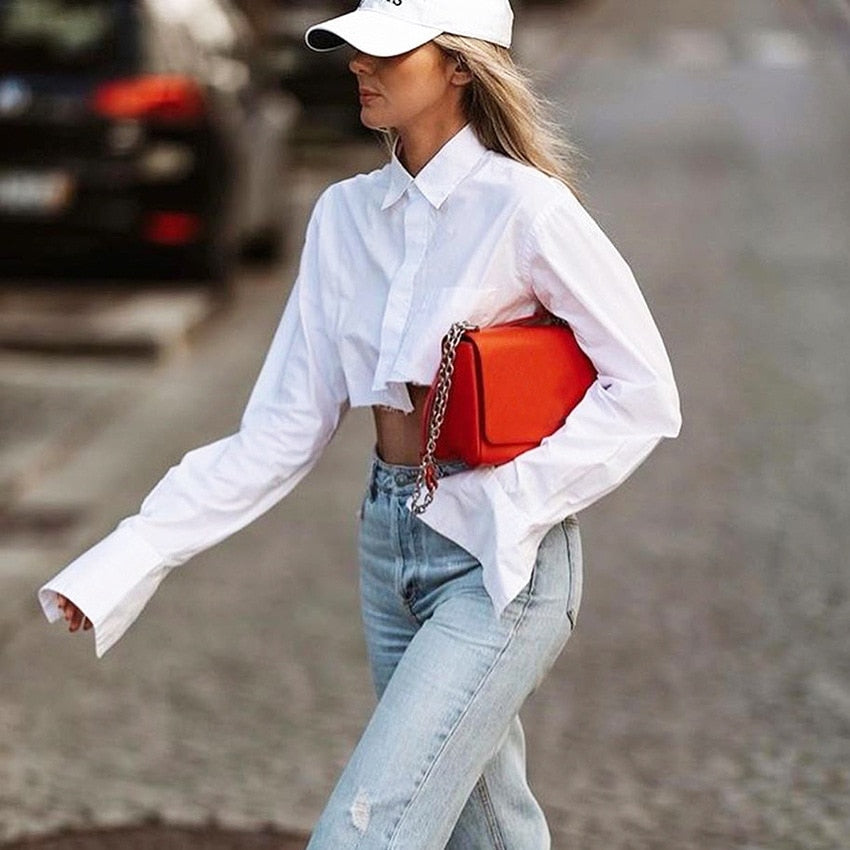 Cleo – Cropped blouse met kraag en knoopjes