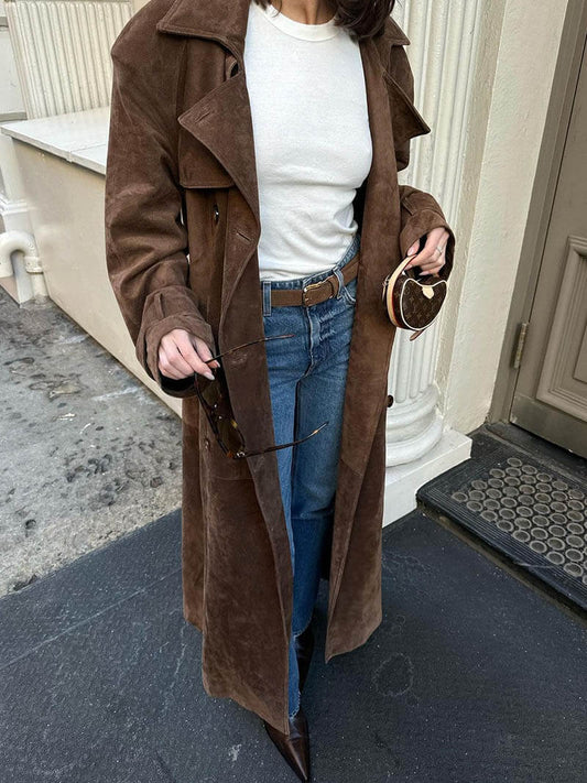Anna – lange double-breasted suede trenchcoat met ceintuur