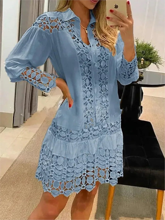 Soleil – midi-jurk met elegante V-hals en speelse ruches