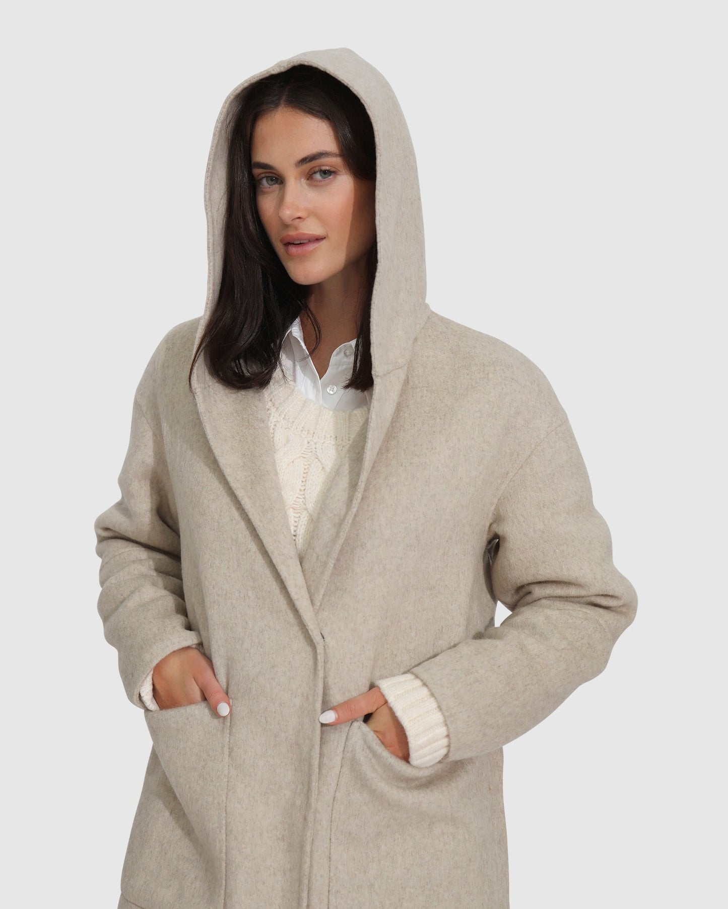 margaret – beige trenchcoat met rechte snit en lichte stof