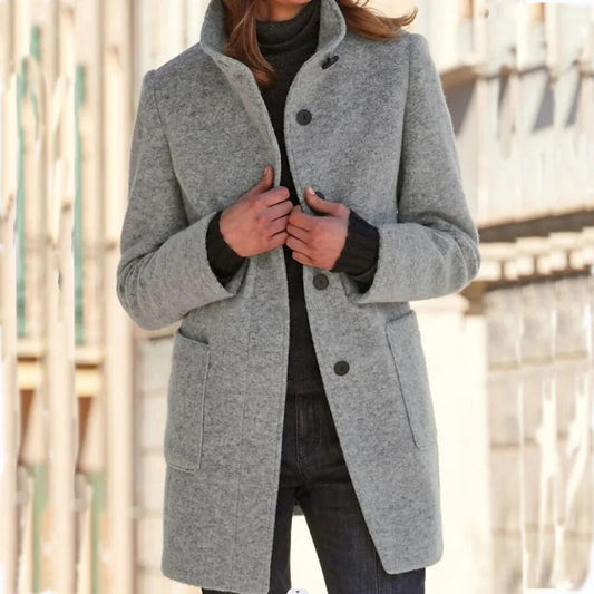 Alina – dames trenchcoat van wol-polyester mix met ronde hals en knoopsluiting