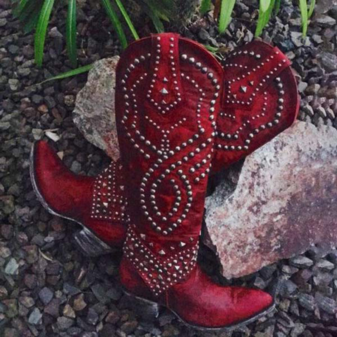 Joanne – hoge pu leren laarzen met studs en stevige hak