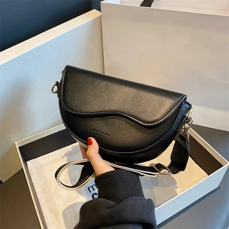 Lena – Vintage Saddle Crossbody Tas Met Flapsluiting En Ronde Vorm