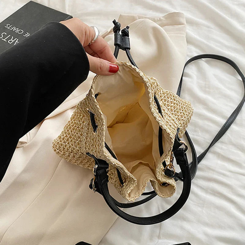 Lina – gevlochten straw crossbody handtas met lange band