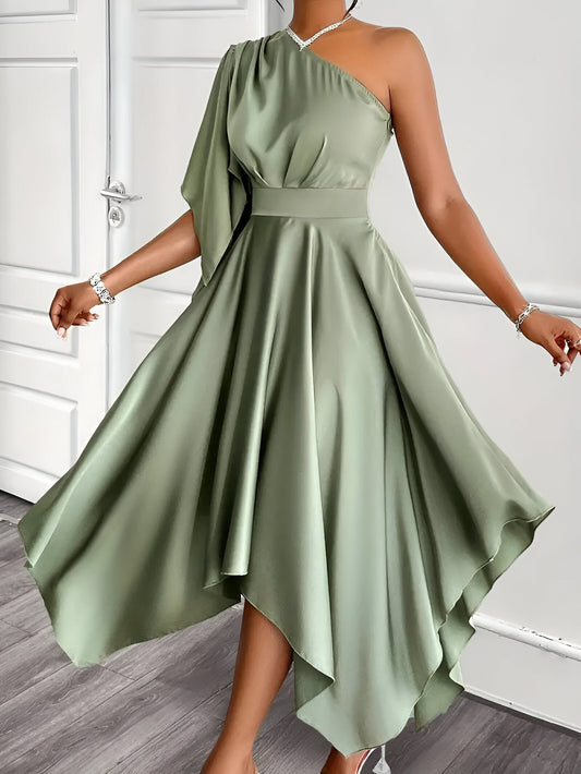 Aveline – ruches jurk met asymmetrische hals en peplumtailles