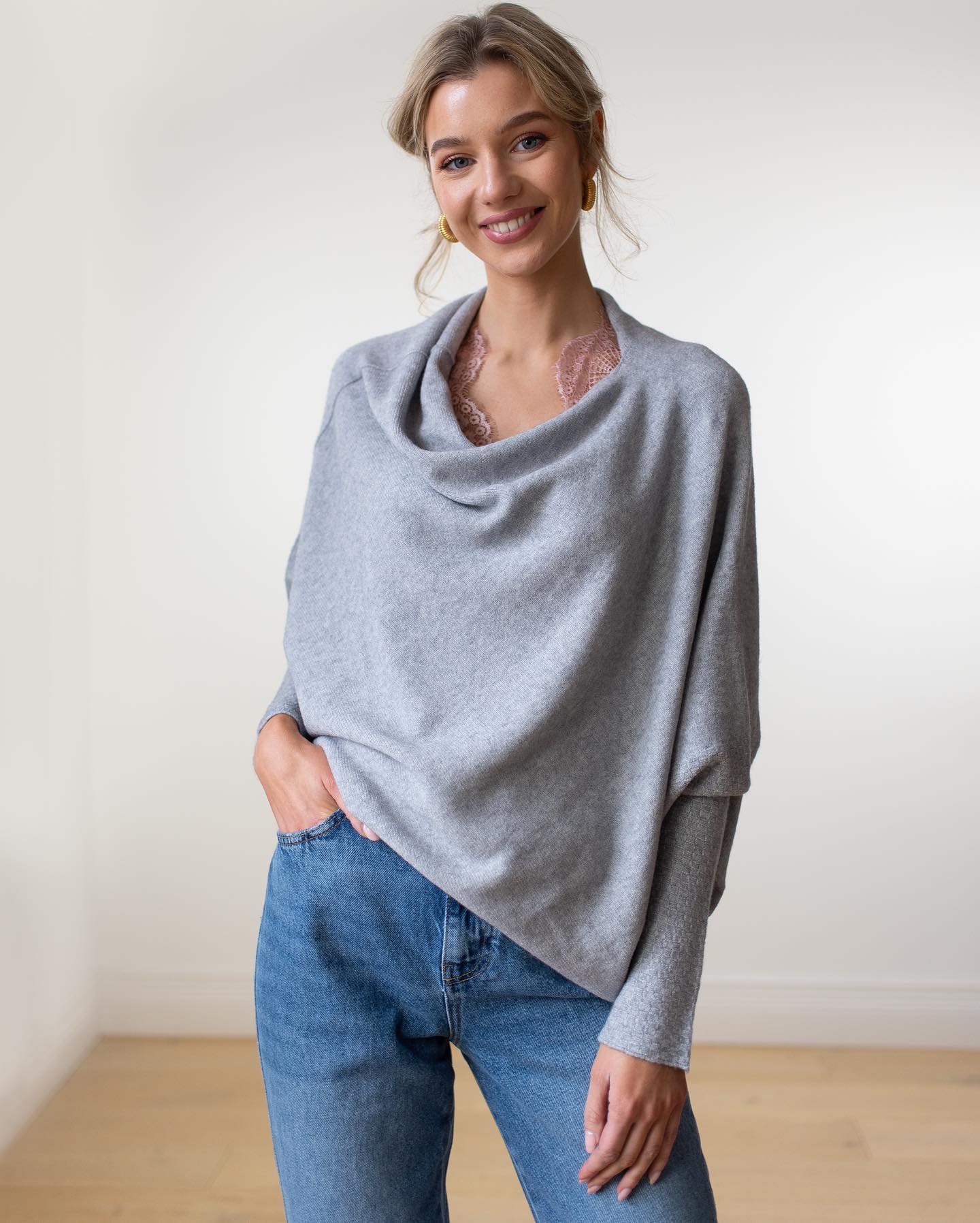 Amira – Off Shoulder Dames Trui Van Zachte Stof