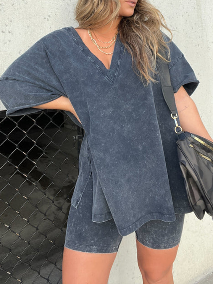 Sanne – Casual dames set met V-hals shirt en biker short