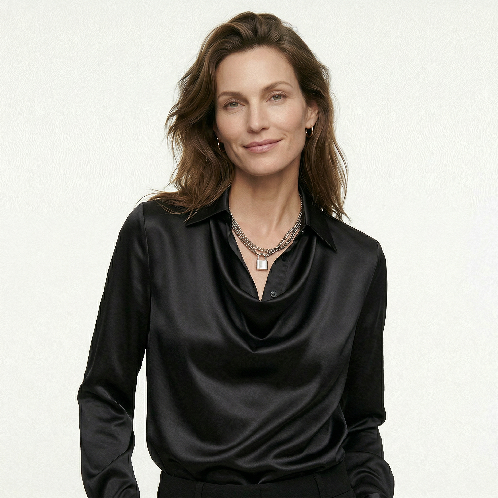 Satijnen blouse met watervalhals en lange mouwen