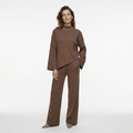 Dames set met ronde hals top en rechte wijde broek met hoge taille