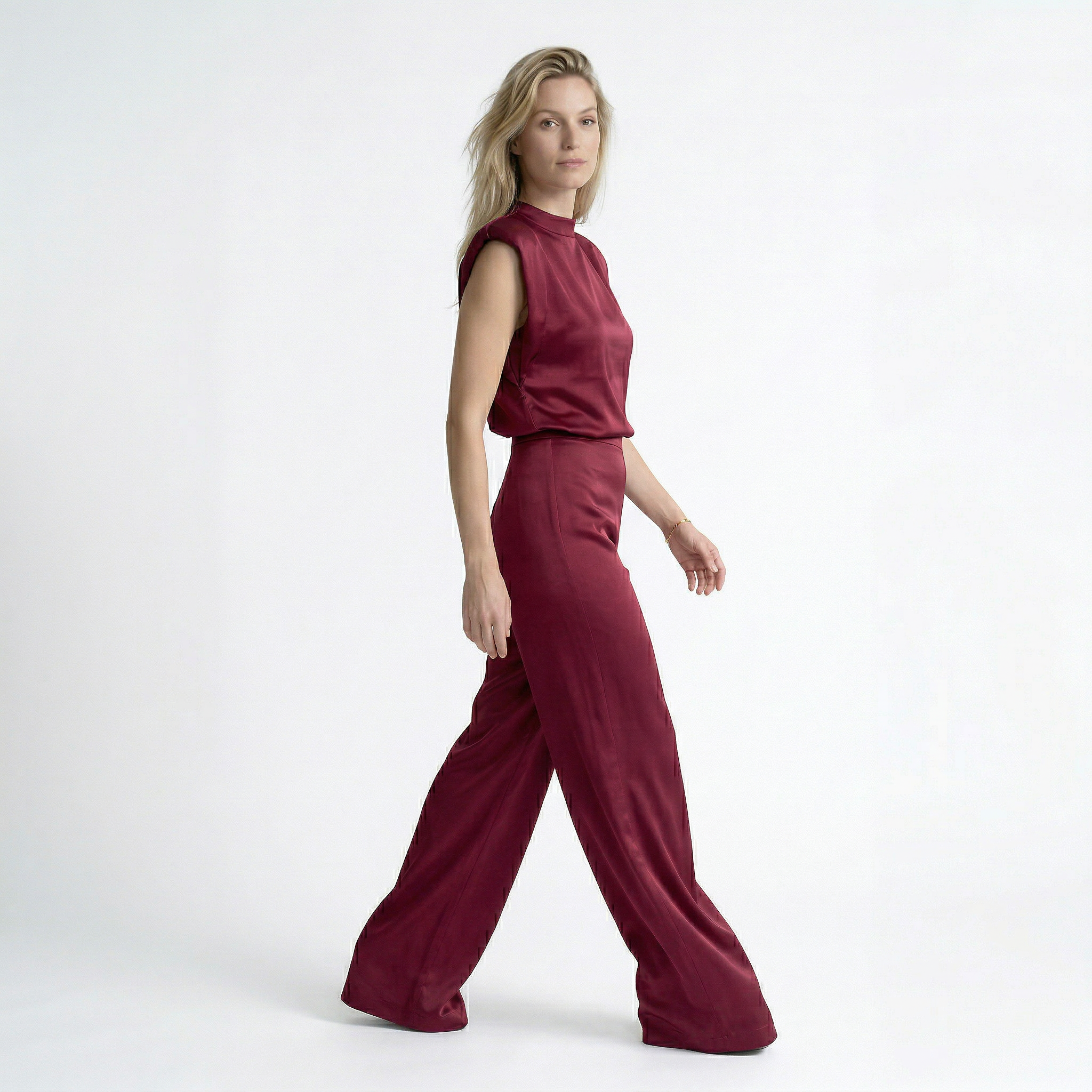 Satijnlook jumpsuit met hoge hals en open rug
