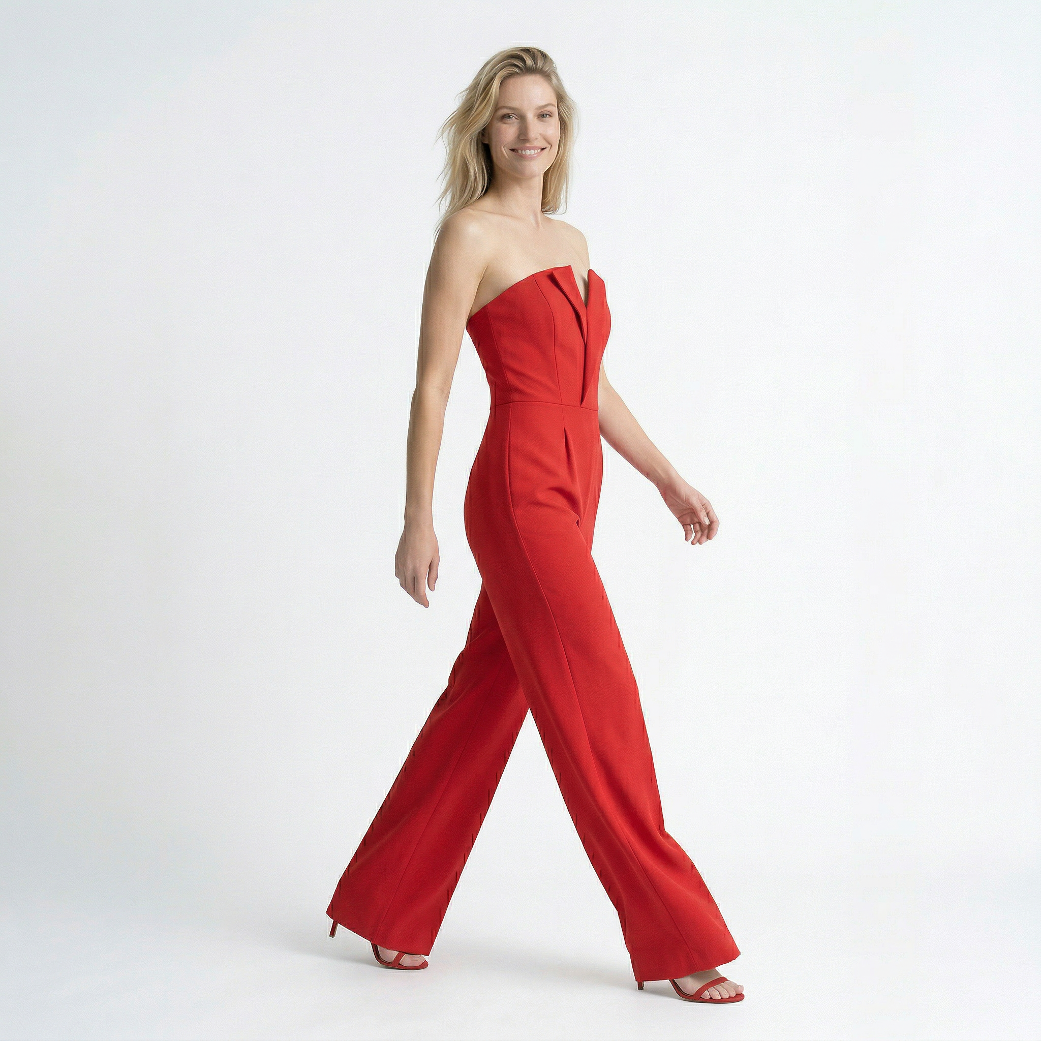 Strapless jumpsuit met hartvormige hals en wijde pijpen