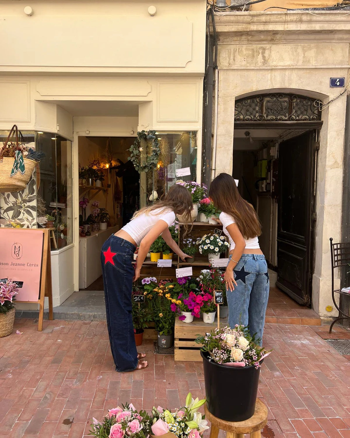 Sarah - Low-rise Denim Jeans Met Geborduurde Ster