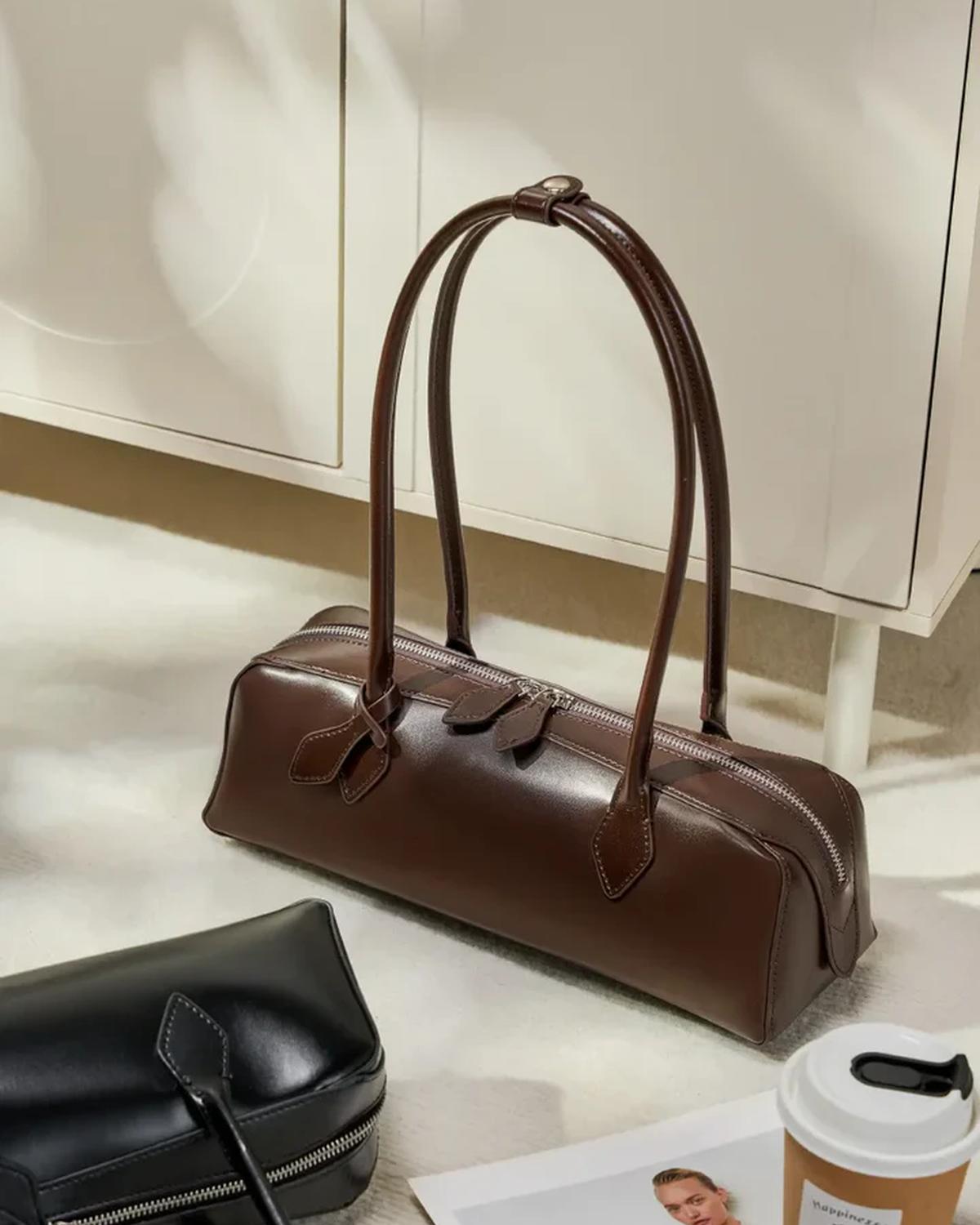 Lena – Compacte Rundlederen Wristlet Schoudertas