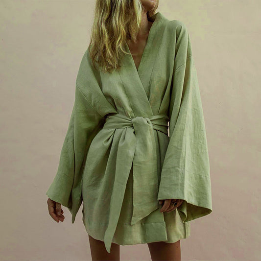 Naomi – Kimonojurk van polyester met wijde mouwen en strikceintuur