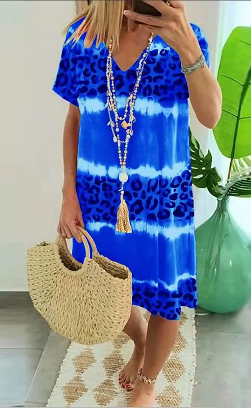 Lina – Zomerjurk met luipaardprint en V-hals in licht katoen
