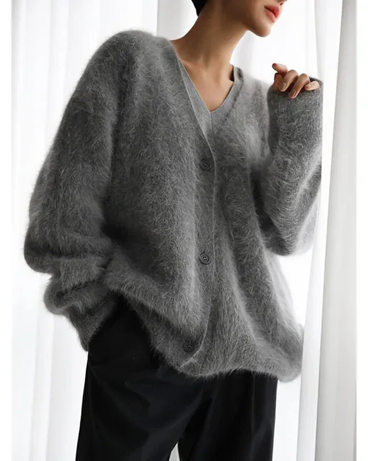 Mara – Gebreide Wollen Cardigan Met V-hals En Lange Mouwen