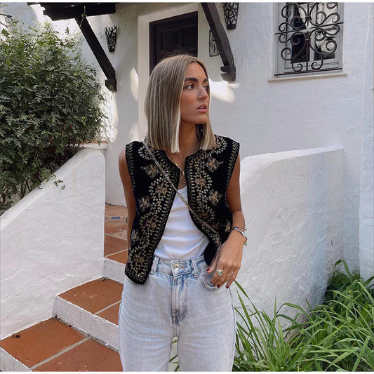 Marisol – zwarte katoenen gilet met geometrische borduursels