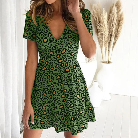 Eda – Luipaardprint zomerjurk met V-hals
